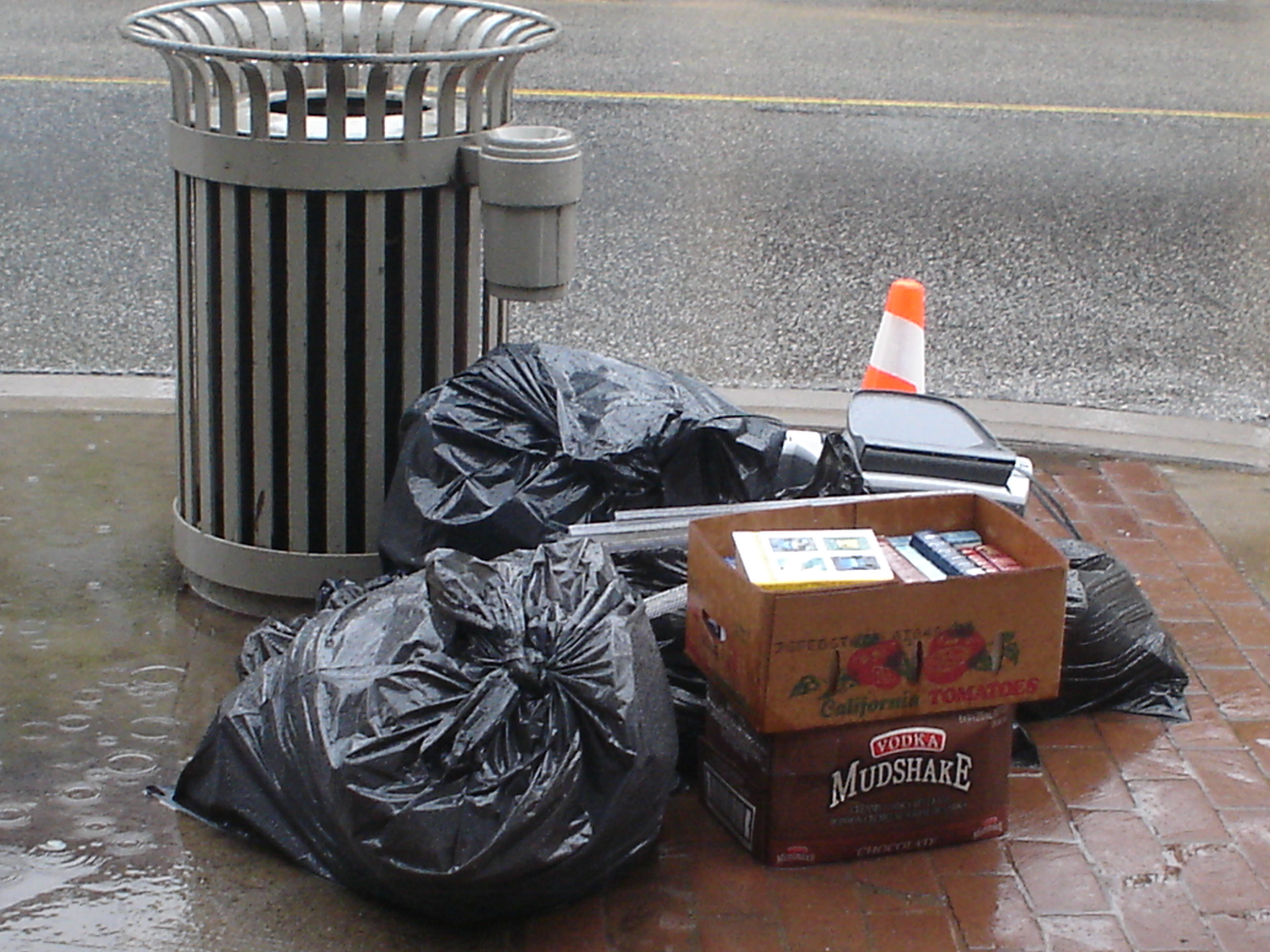 May 21, 2009 - Garbage: Who's Responsibility Should It Be to Ensure that Downtown is Kept Clean? 